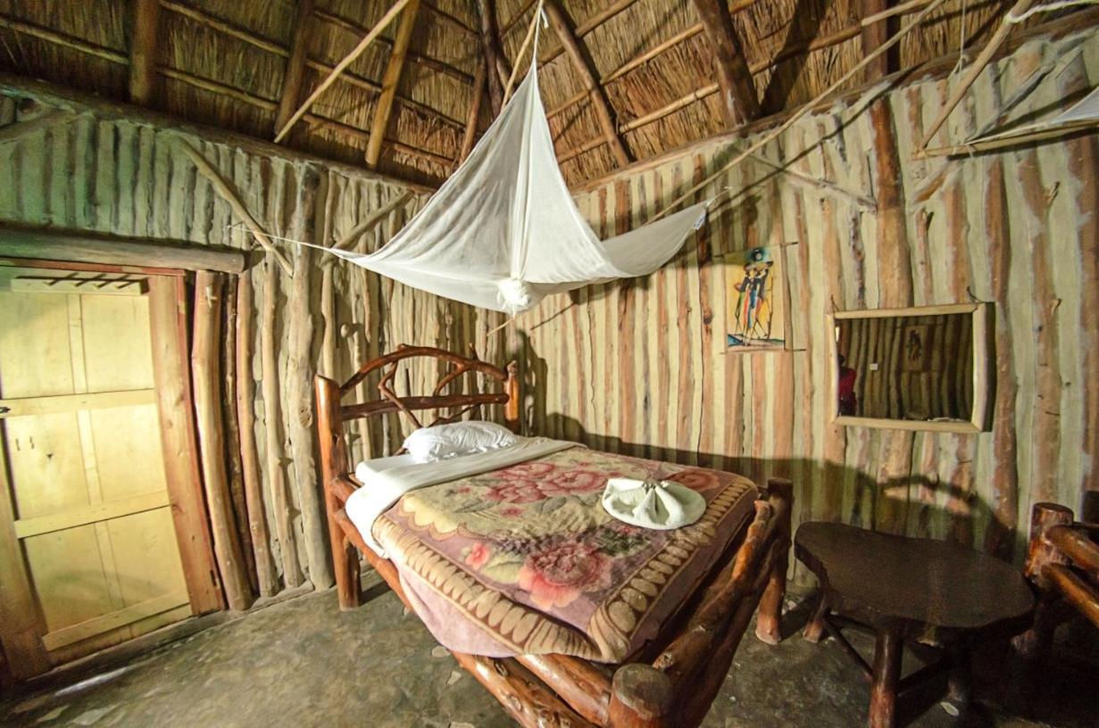 Dave The Cave Eco Lodge And Cultural Campsite Rubirizi Экстерьер фото