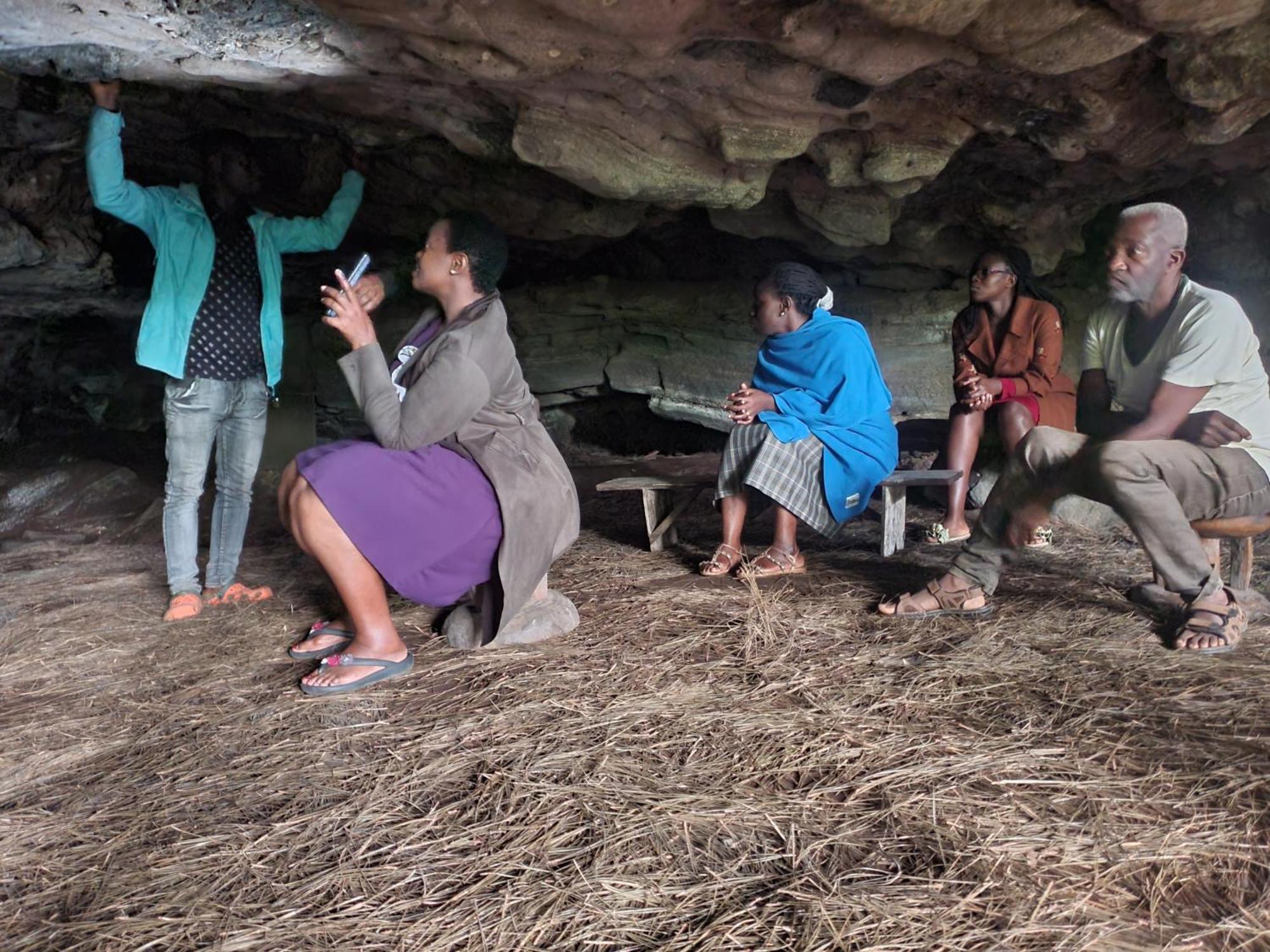 Dave The Cave Eco Lodge And Cultural Campsite Rubirizi Экстерьер фото