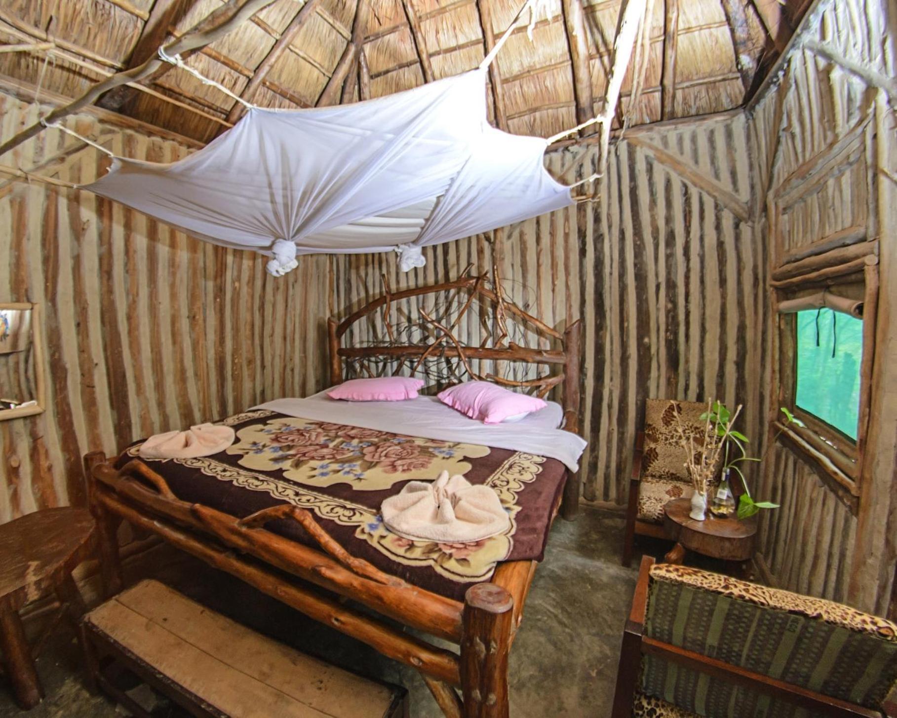 Dave The Cave Eco Lodge And Cultural Campsite Rubirizi Экстерьер фото