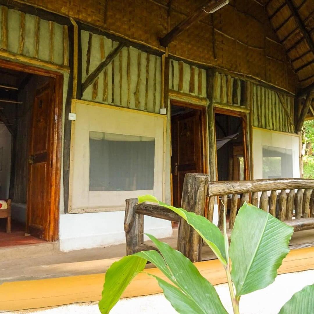 Dave The Cave Eco Lodge And Cultural Campsite Rubirizi Экстерьер фото