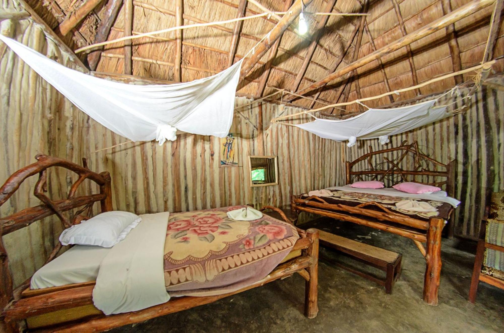 Dave The Cave Eco Lodge And Cultural Campsite Rubirizi Экстерьер фото