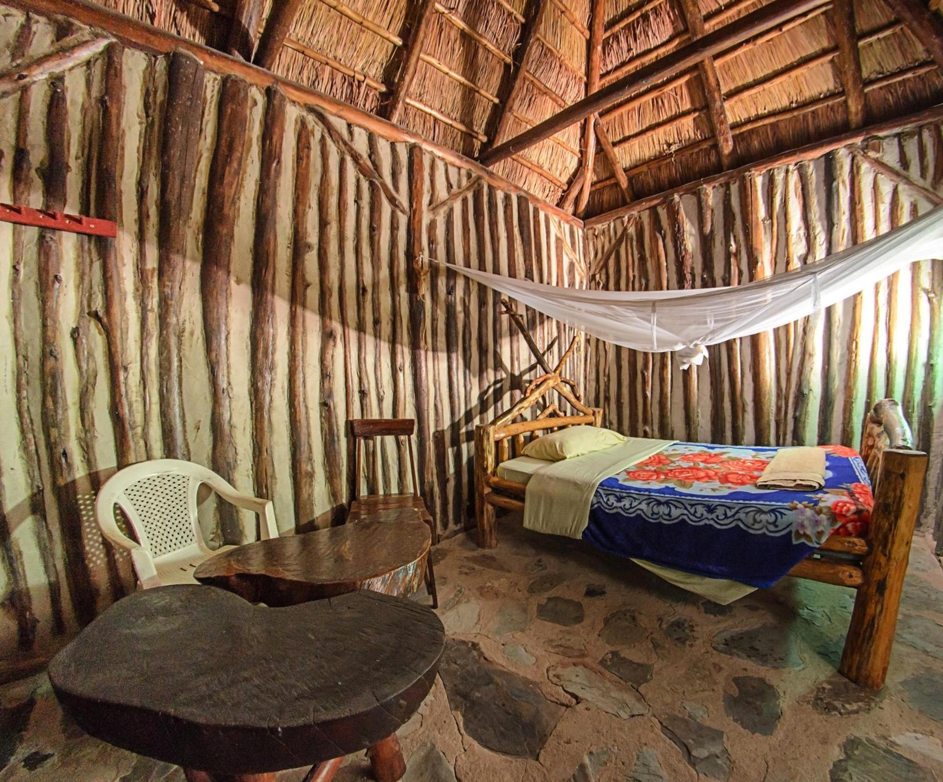Dave The Cave Eco Lodge And Cultural Campsite Rubirizi Экстерьер фото